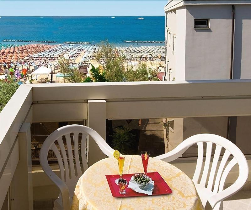 Hotel Prestige Cattolica Dış mekan fotoğraf