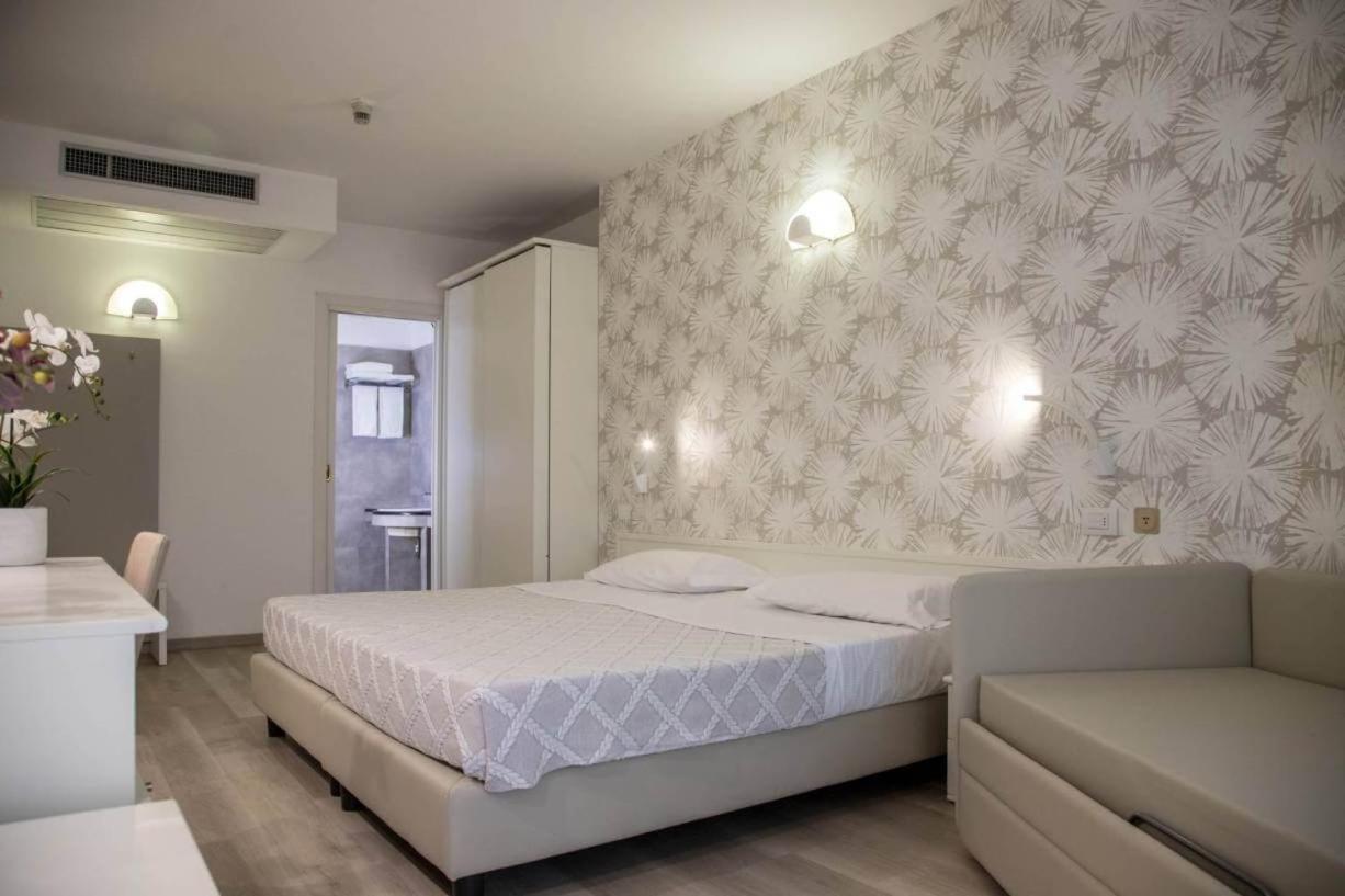 Hotel Prestige Cattolica Dış mekan fotoğraf