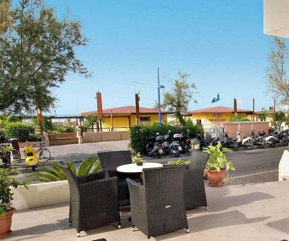 Hotel Prestige Cattolica Dış mekan fotoğraf